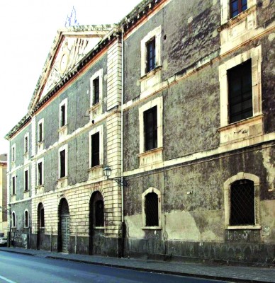 L'ingresso in via Garibaldi dell'ex Manifattura Tabacchi