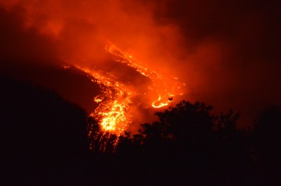 Un momento del 13 parossismo dell'Etna verificatosi la settimana scorsa (Foto Sergio Perez)