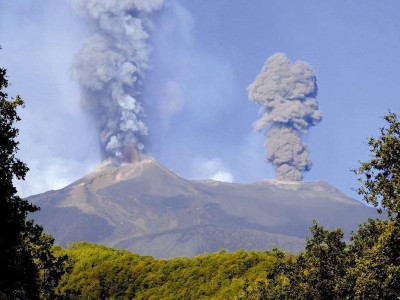 Unimmagine della penultima eruzione dellEtna (foto Boris Behncke)